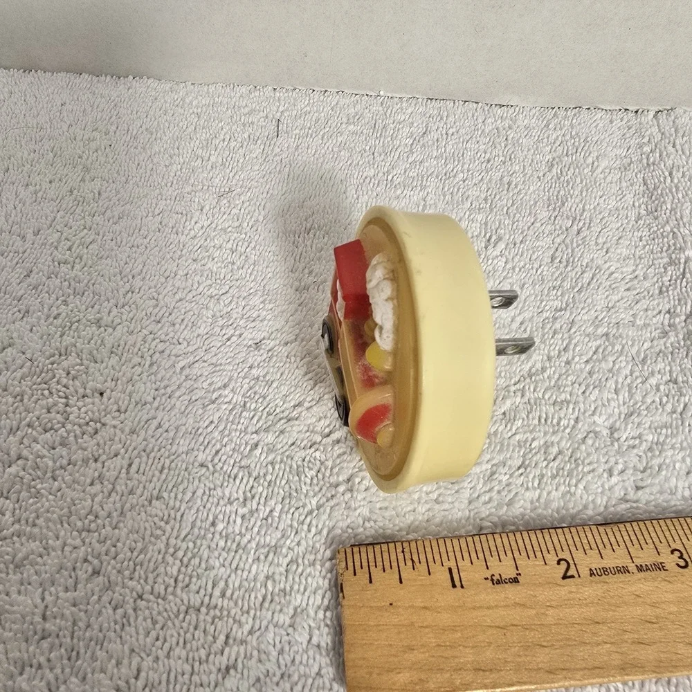 Vintage Jelin Miscellaneous Lampholder Round Firetruck‎ Wall Nightlight Works